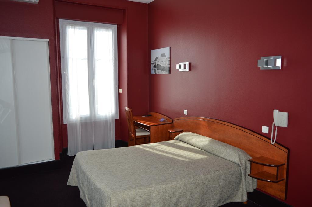 Hotel De La Paix Oloron-Sainte-Marie Exteriér fotografie